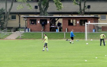 Spiegelwaldstadion <i>Gr&uuml;nhain-Beierfeld</i>