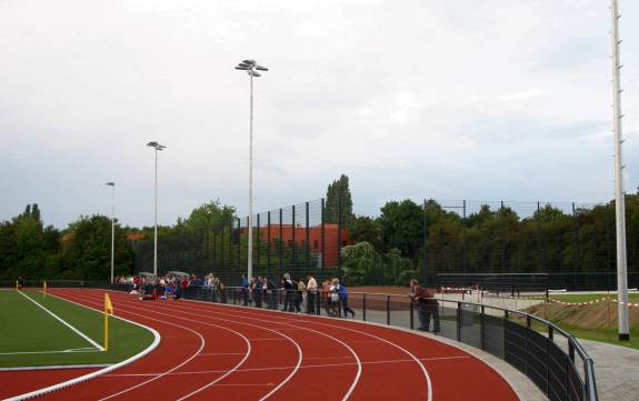 Sportplatz Schorlemer Stra&szlig;e - Gegenseite