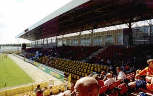 Farum Park - Trib&uuml;ne mit Kinositzen