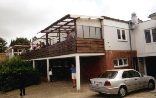 Stadion Eckerner Str. - Hoch �berm gr�nen Platze folg' ich dem Spielverlauf