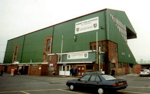 The Oval - Haupttrib&uuml;ne von hinten
