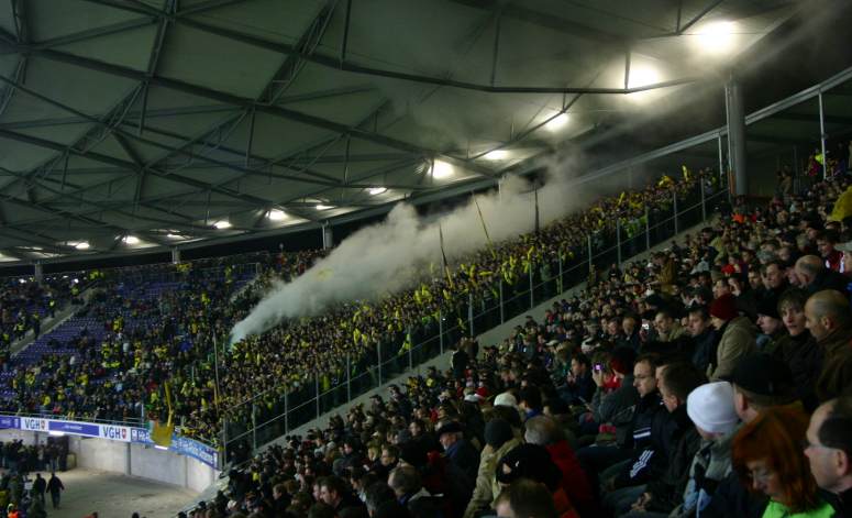 AWD-Arena (Niedersachsen-Stadion) - Intro G&auml;ste zur 2. Halbzeit