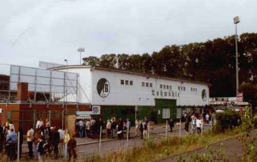 Lohm&uuml;hle - Au&szlig;enansicht alte Trib&uuml;ne