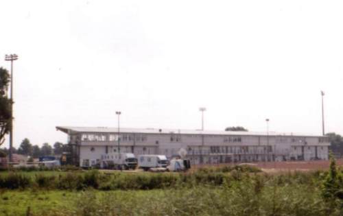 Lohm&uuml;hle - Haupttrib&uuml;ne (Au&szlig;enansicht)