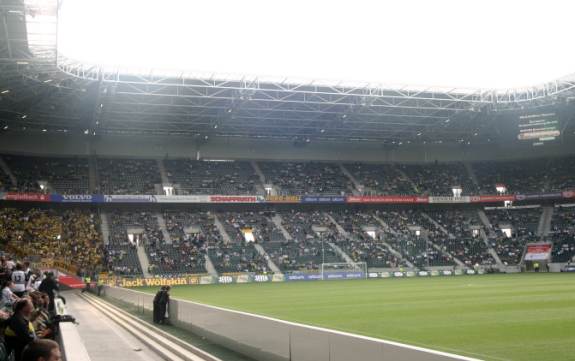 Borussia-Park - Hintertorseite mit G&auml;stebereich