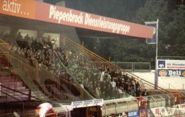 G&auml;stefans in ihrem K&auml;fig