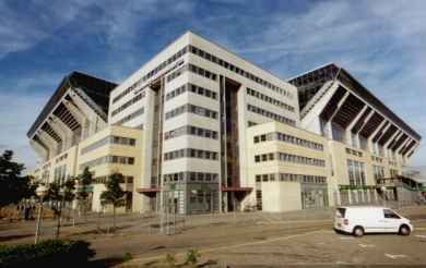 Parken - Ekstra-Bladed- und Fredgaard-Trib&uuml;ne