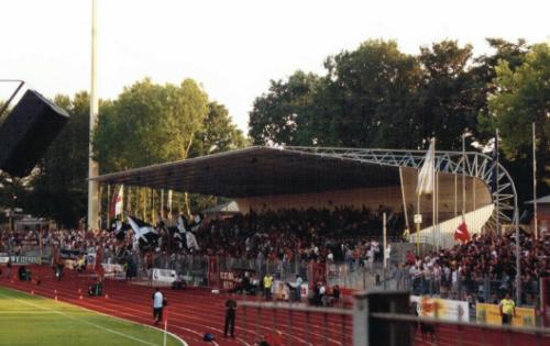 Lohrheidestadion - Haupttrib�ne