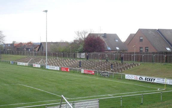 Gl�ckauf-Stadion am Holzplatz