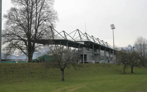 Rheinpark Stadion - Haupttrib&uuml;ne Au&szlig;enansicht